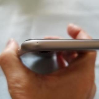 ★au新規契約で使用可　値下げ　美品　au iPhone6s 64GB スペースグレー　★の画像