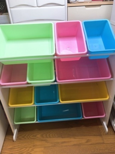オモチャ収納棚