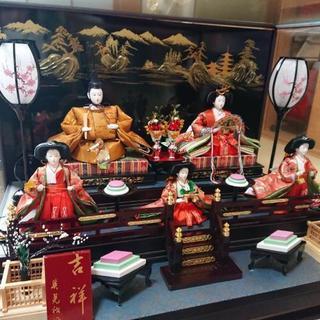 雛人形 (ガラスケース入り)の画像
