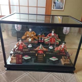 雛人形 (ガラスケース入り)の画像
