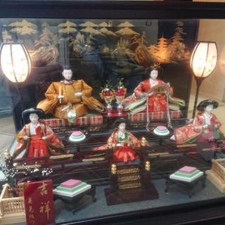 雛人形 (ガラスケース入り)の画像