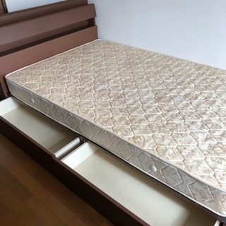 収納付きセミダブルベット