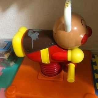 アンパンマンの乗り物おもちゃ