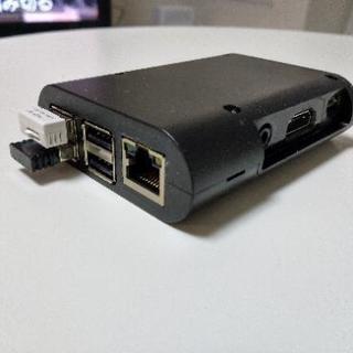 Raspberry Pi 3 model B ＋ ケース（黒） ＋ Wi-Fi/Bluetooth アダプターの画像
