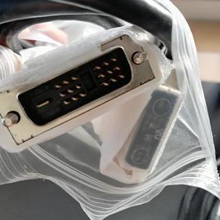DVI ケーブル