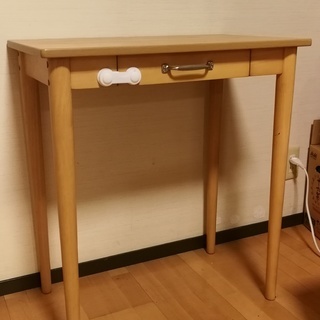 テーブル譲ります。化粧台