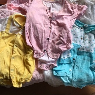 ベビー服 大量の画像