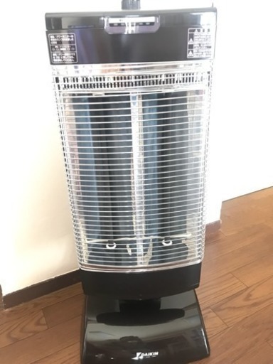 遠赤外線暖房機 DAIKIN セラムヒート ERFT11PS