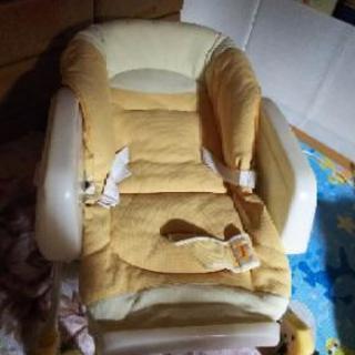 コンビ 電動ハイローチェアの画像