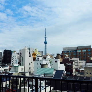 英語を使う仕事に興味ありませんか？浅草のホステルでフロントスタッフの画像