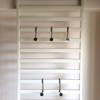 突っ張りラダーラック　幅60ｃｍ　クリームの画像