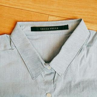 【新品未使用】YECCA VECCA 水色グレーバイカラーシャツの画像