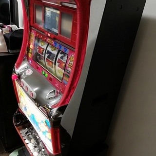  最終値下げしました！！スロット実機　押忍番長4号機　　コイン付　家庭用電源OKの画像