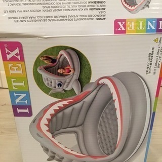鮫のビニールプール