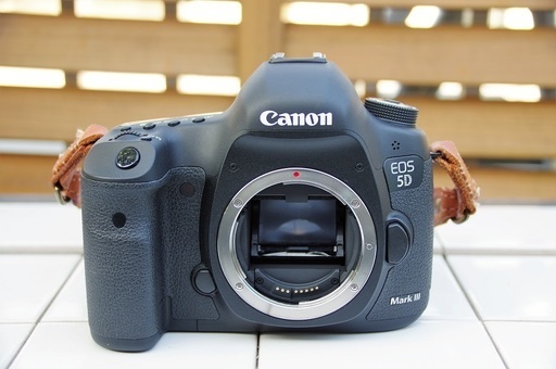 キャノン・ EOS５DⅢ＋EF400ｍｍF4 DO IS USM をセットで出品します！