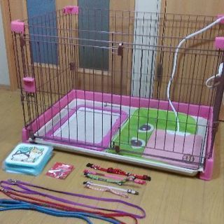 ペット用ゲージ＋ペット用品のセット。