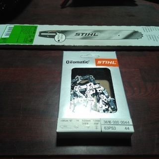 チェーンソーのガイドバーとソーチェーン！未使用品。スチール社１２...