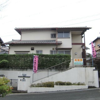 閑静な住宅地にある室内キレイな中古戸建です！４LDK！土地約６３...