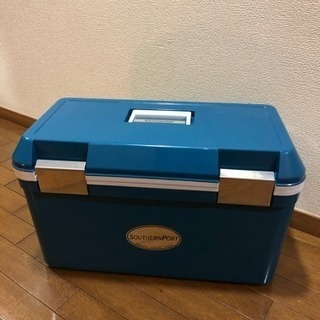 クーラーボックス