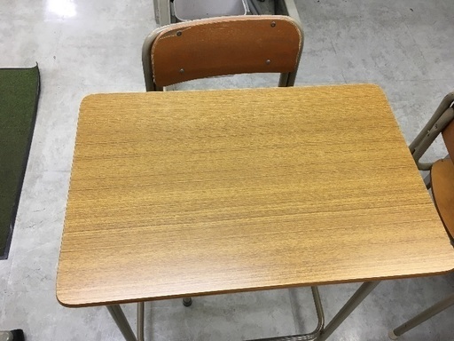 勉強机と椅子セット 1000円