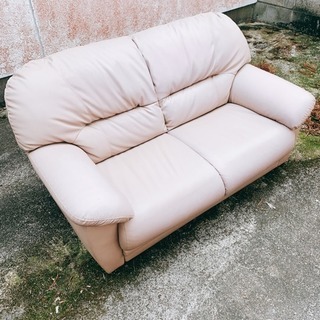 ベージュ ソファー  若干ヨゴレありますが、まだ使えると思います。