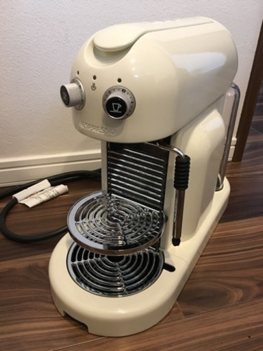 ネスプレッソコーヒーメーカー