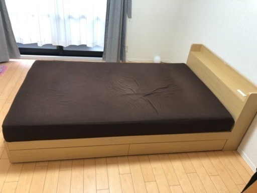 セミダブルベッド