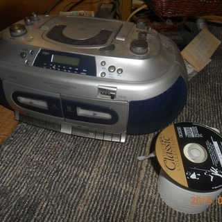 wカセットテープ　ラジオ　　　乾電池とコンセントが使えます