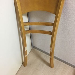 壊れた椅子の背もたれ