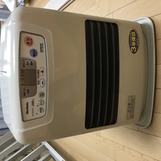 石油ファンヒーター   引っ越しのための処分いたします。