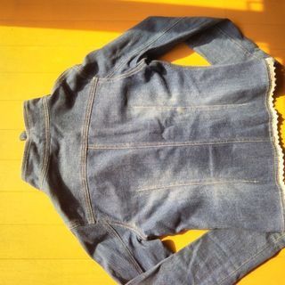 レース付ジャッケットの画像