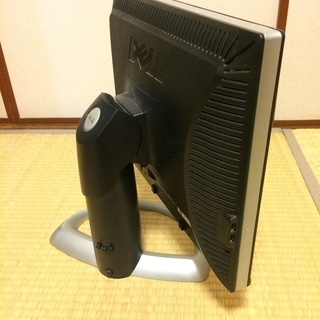 値下げました！美品！液晶モニター DELL 19インチ VGA/DVI入力の画像