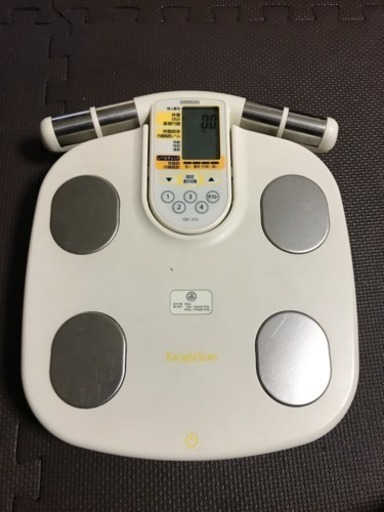 OMRON 体重計