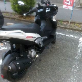アプリリアSRMAX125