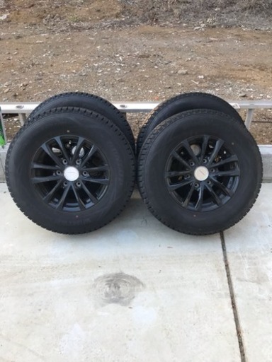 格安！更に値下げしました。ハイエース用 スタッドレス 極上品195/80/15  LT