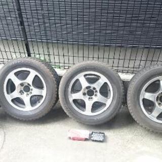 スタッドレスタイヤ195/65R15、４本セット！