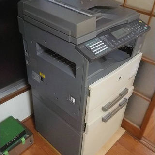 業務用の複合機、差し上げます。