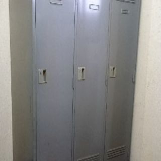 スチールロッカー3人用☆各ロッカーにカギあります