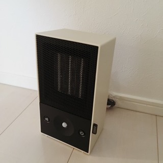新品 セラミックファンヒーター