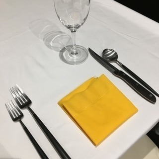 時給1320円〜1400円 舞浜駅ホテルレストラン。
