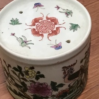 古い陶器の画像