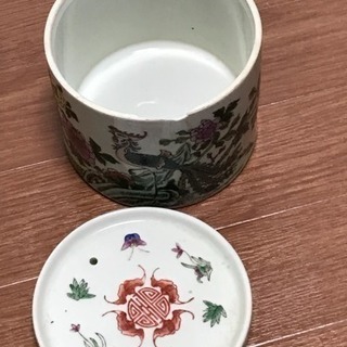 古い陶器の画像
