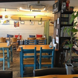 カジュアルな カフェ＆ダイニングバー　次のステップアップに伴い スタッフ募集！！の画像