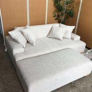 ☆モデルルーム☆展示品☆北欧デザイン☆ファブリック☆3人掛けソファ☆アイボリー☆超美品