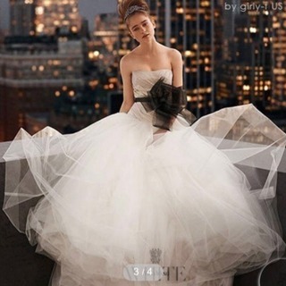 White by Vera Wang バレリーナの画像