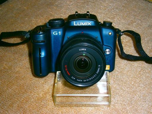 パナソニック デジタル　LUMIXルミックス G1　プロも認めたミラーレス一眼カメラ マイクロフォーサーズ　安心の２個バッテリ付き