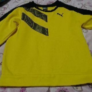 PUMA黄色トレーナー