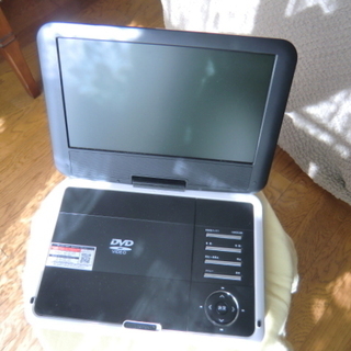 ポータブルDVDプレイヤー　５００円で譲ります。