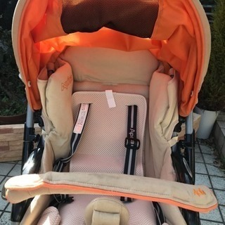 Aprica ベビーカーの画像