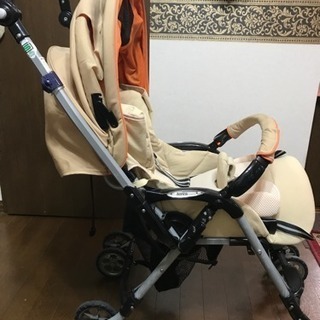 Aprica ベビーカーの画像